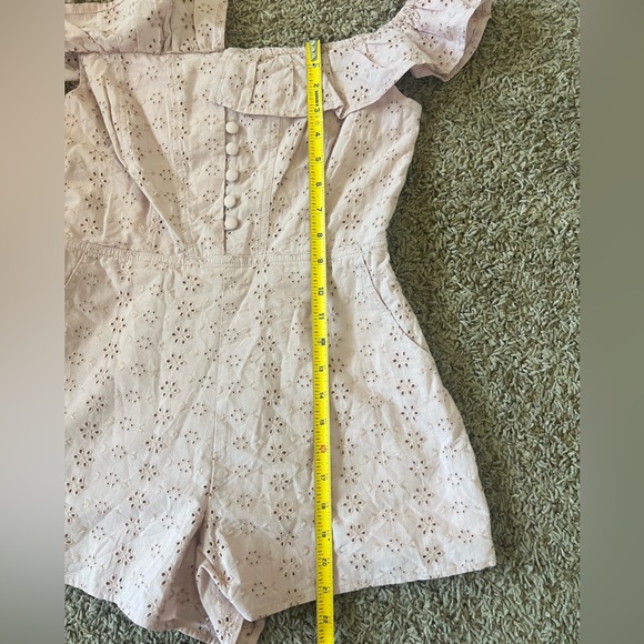 Urban Outfitters Kimchi Blue Jeena Eyelet Off-The-Shoulder Romper sz S - Picture 9 of 16